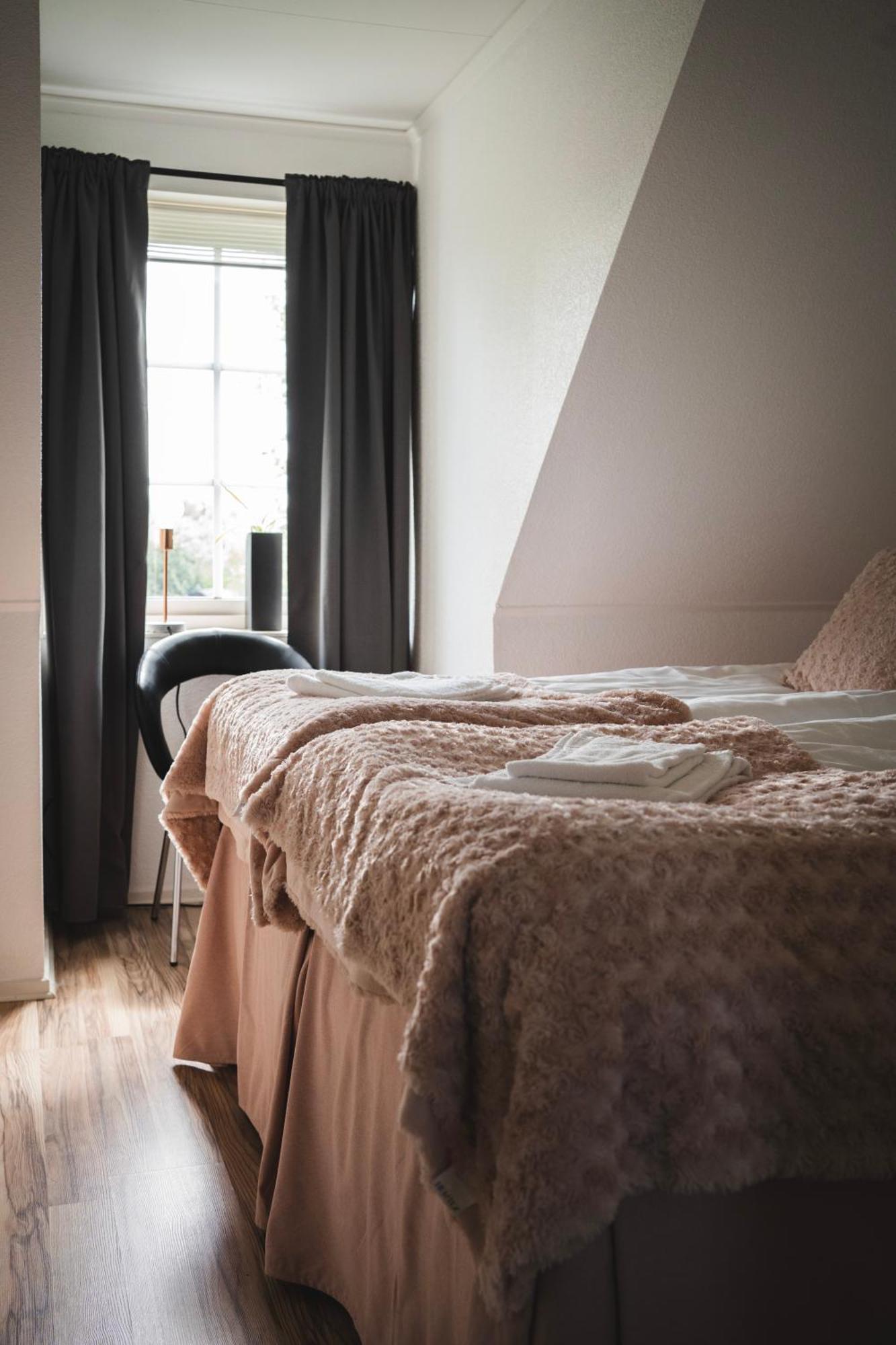 Апартаменты Rymligt Radhus Med Traedgard & Parkering Skurup Номер фото